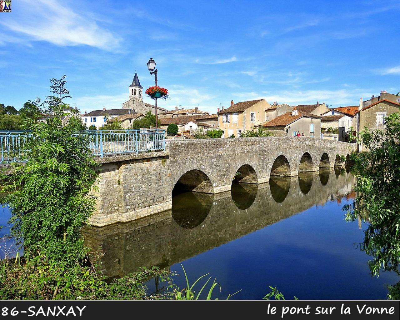 Bed and Breakfast Domaine De La Briouse Sanxay Exterior foto